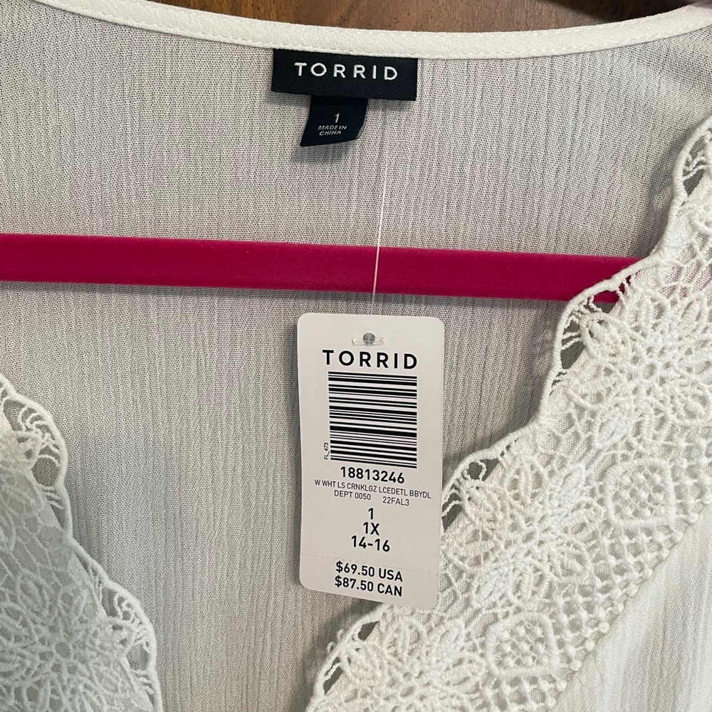 Torrid white tunic with lace - 1X - Picture 3 of 4